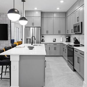 Three-Bedroom Suite Private Pool & Kitchen